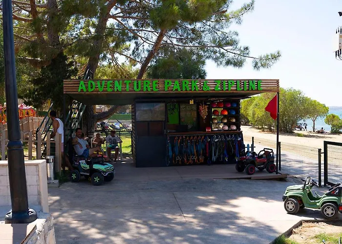 Long Beach Club Nature